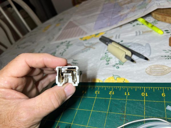 Board inverter tủ lạnh Hitachi cháy do thay linh kiện kém chất lượng